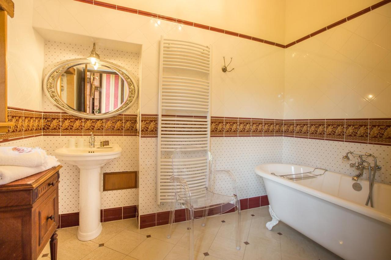 Bed and Breakfast Le Logis D'Equilly Екстер'єр фото