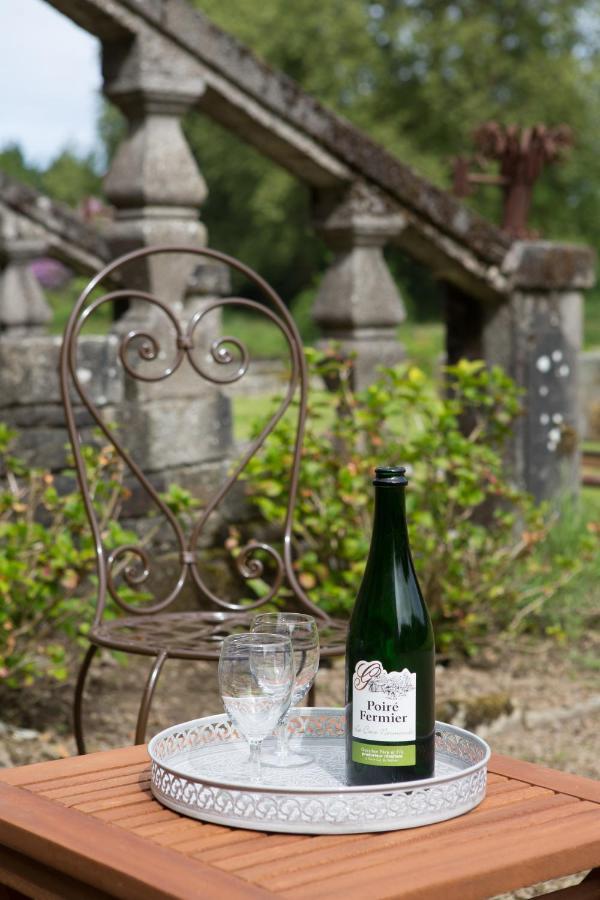 Bed and Breakfast Le Logis D'Equilly Екстер'єр фото
